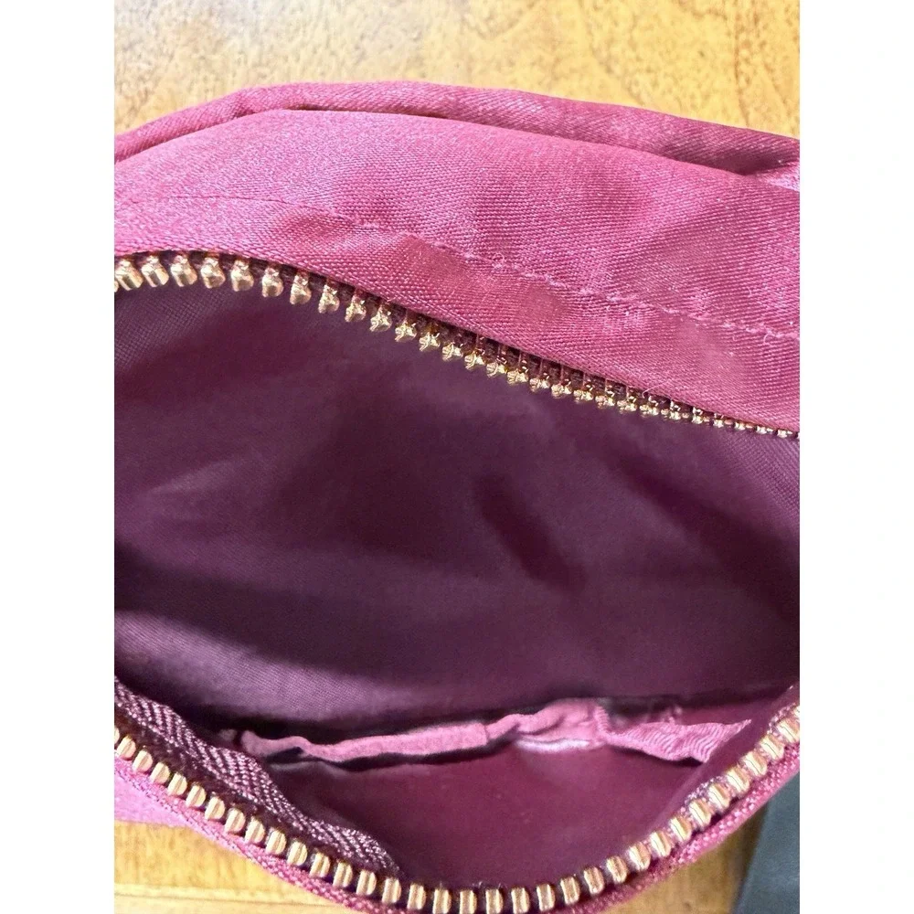 JANSPORT Cherry Wine Satin Fifth Avenue Fanny Pack Rose Gold Zipper Vacation